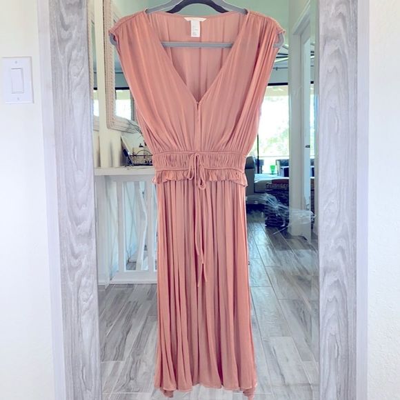 H&M Dresses & Skirts - H&M Nude Satin Dress Nude with Rushed Waist Size 4 Cruise Party Cocktail